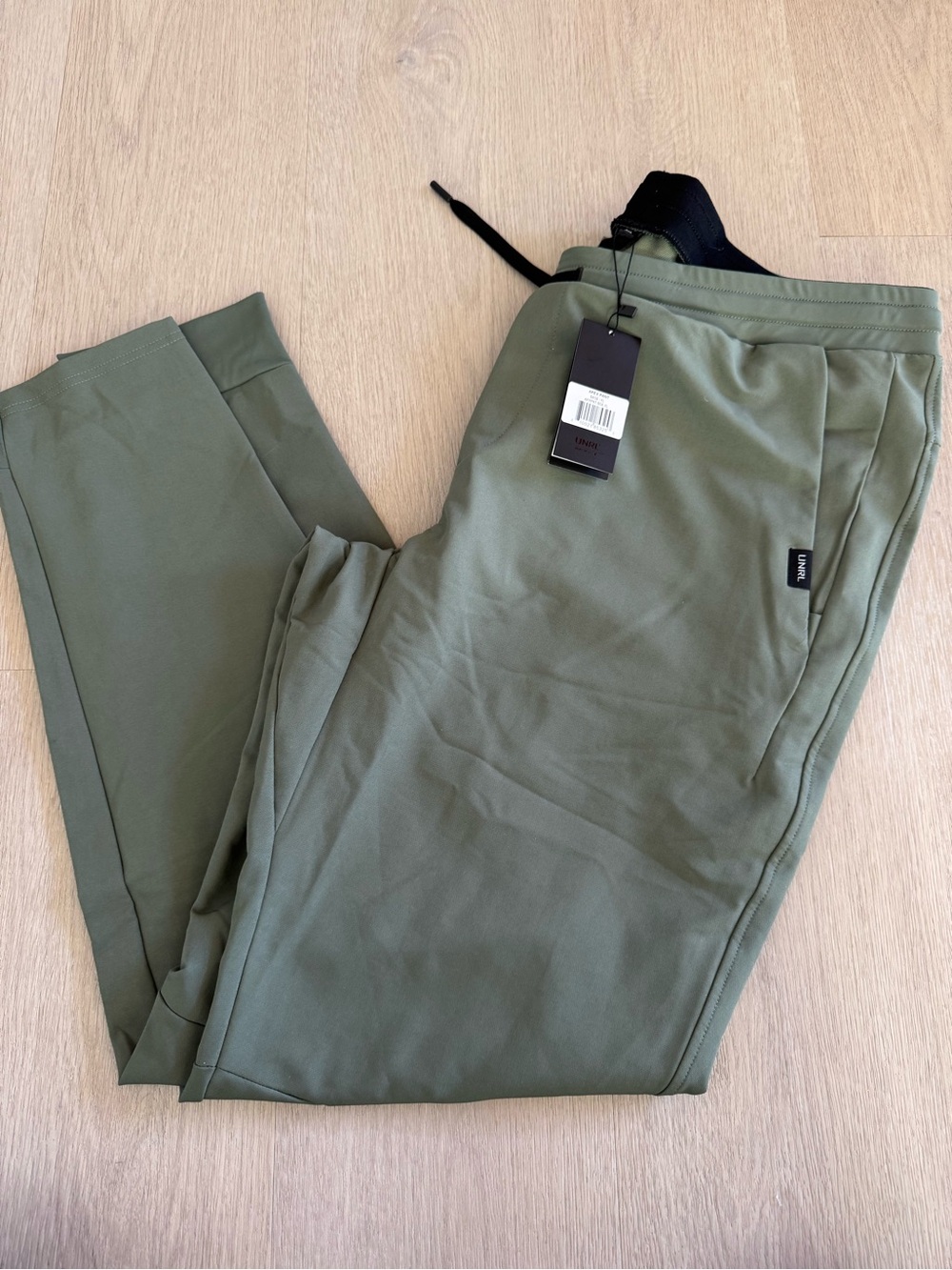 UNRL Men's Apex Pant Green Performance Jogger Pants